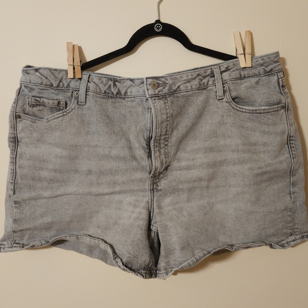 Old Navy Light Gray Women's Jean Shorts